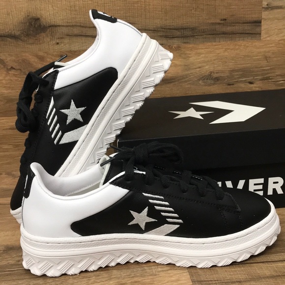 CONVERSE LOW TOP BRAND NEW - Picture 4 of 16